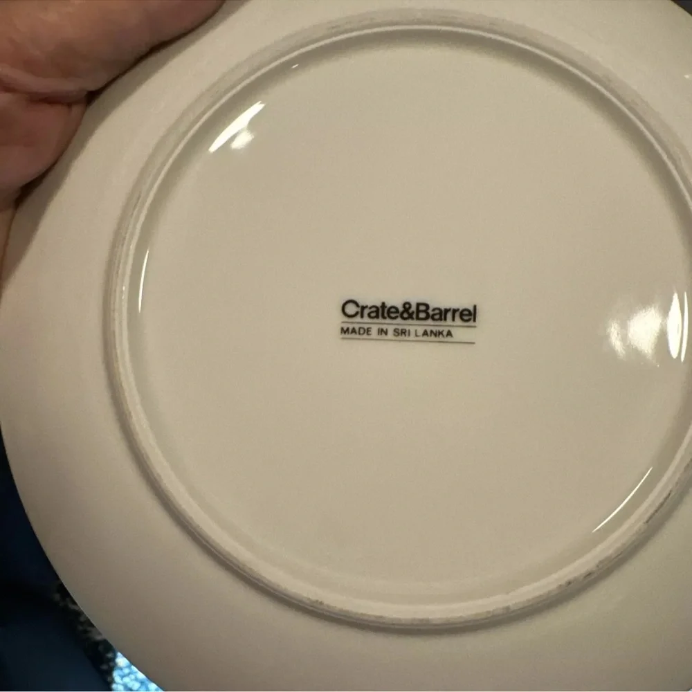 Crate & Barrel Christmas Ornament Set 4 Luncheon Dessert Salad Plates 8” each
